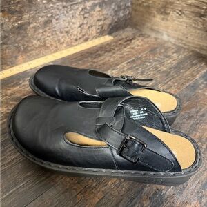 Glolily Elegant Black Leather Slip Resistant Work Clogs with Buckle